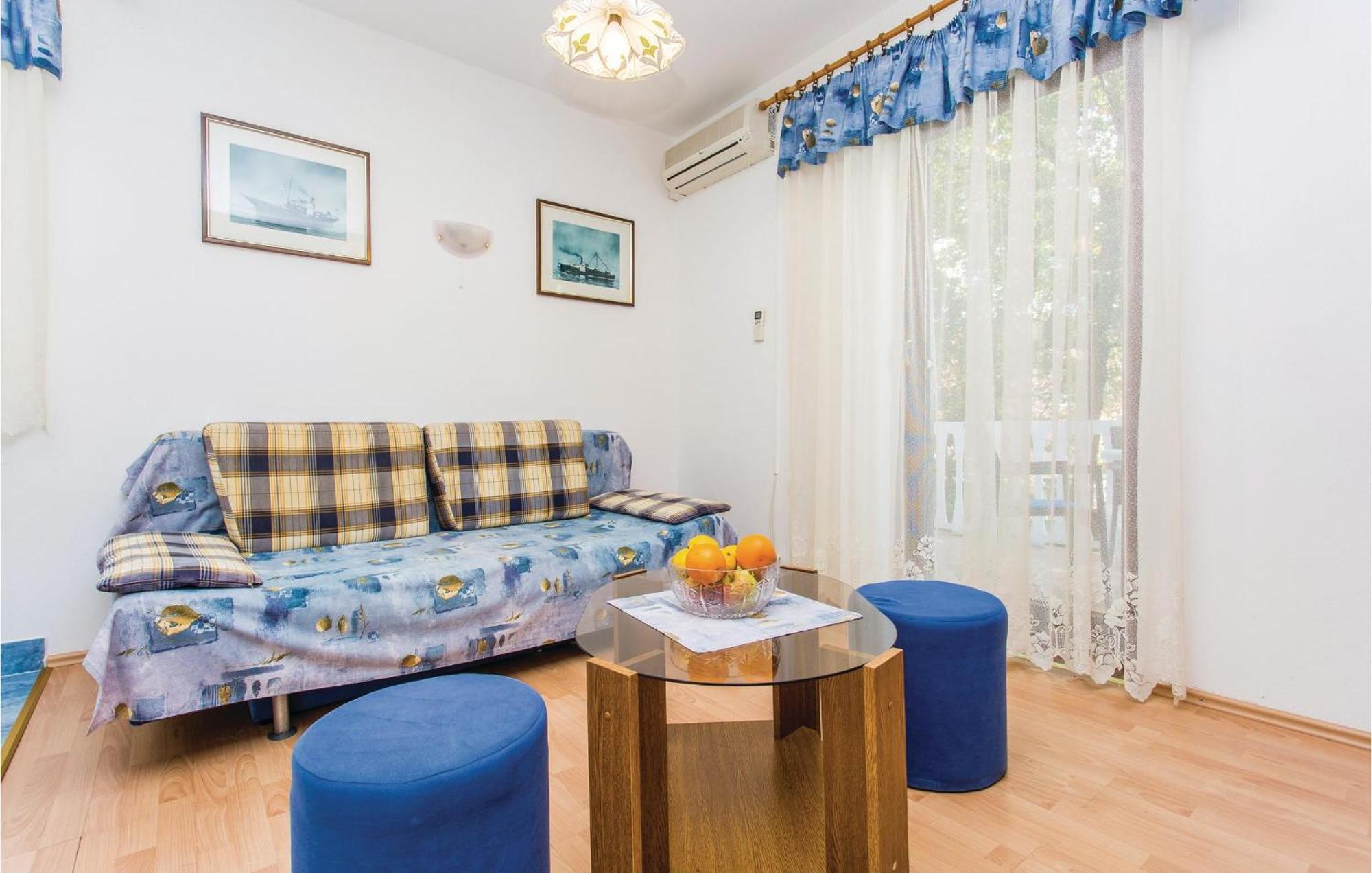 1 Bedroom Awesome Apartment In マリンスカ エクステリア 写真