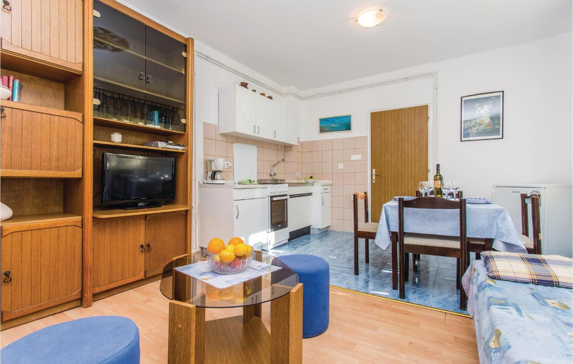 1 Bedroom Awesome Apartment In マリンスカ エクステリア 写真